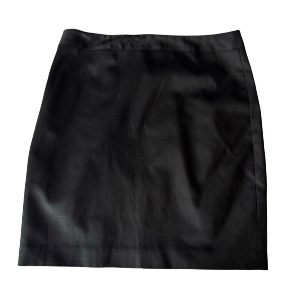 Tahari “Dita” Black Structured Skirt – Size 8, Above-the-Knee (NWT)